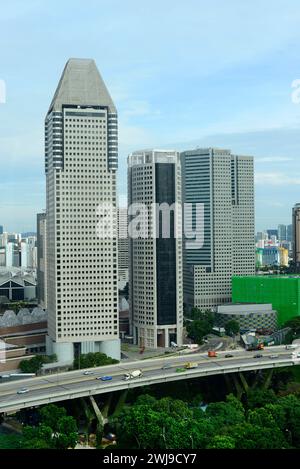 Blick auf den Millenia Tower in Singapur. Stockfoto