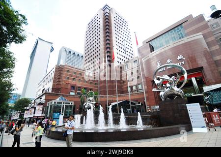 Orchard Road ist eine bekannte Einkaufsstraße in der Innenstadt von Singapur. Stockfoto