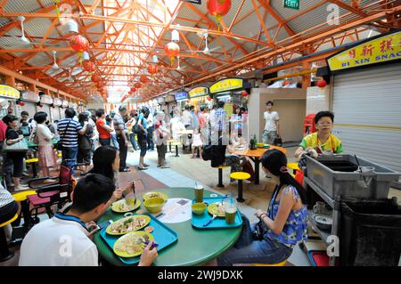Das Maxwell Food Centre in Chinatown, Singapur. Stockfoto