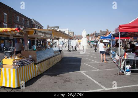 Blick auf den französischen Markt in Wantage, Oxfordshire, Großbritannien Stockfoto