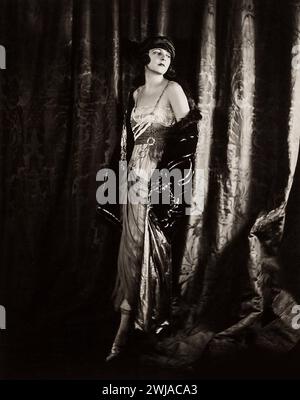 Norma Talmadge von Charlotte Fairchild (1920er). Hochformat Stockfoto