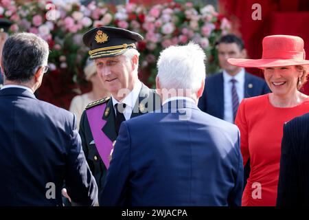Belgien, Brüssel: Die belgische Königsfamilie anlässlich des Nationalfeiertags am 21. Juli 2023. Königin Mathilde von Belgien und König Philippe von B. Stockfoto