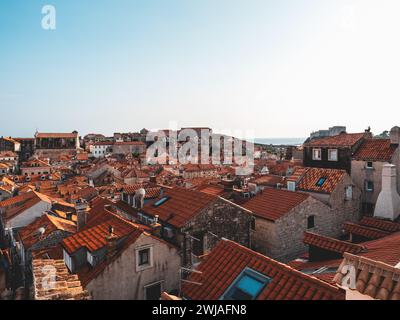 Ein Blick aus der Vogelperspektive auf die atemberaubende Stadt Dubrovnik, Kroatien. Stockfoto