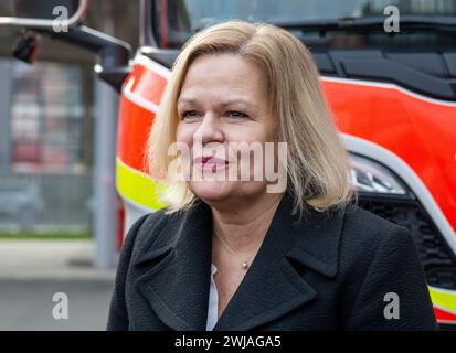 Prag, Tschechische Republik. Februar 2024. Deutsche Innenministerin Nana Faeser besuchte am 14. Februar 2024 das Feuerwehrhaus Argentinska in Prag, Tschechische Republik. Quelle: Michaela Rihova/CTK Photo/Alamy Live News Stockfoto