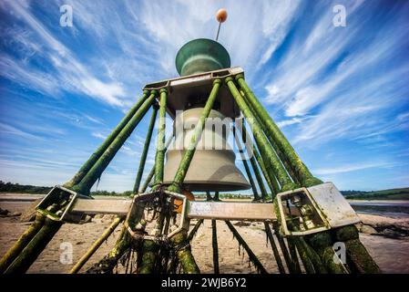 Zeit- und Gezeitenglocke Praa Sands cornwall UK Stockfoto