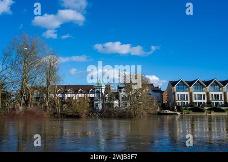 Taplow Riverside, Luxusimmobilien, Themse, Buckinghamshire, England, GROSSBRITANNIEN, GB. Stockfoto