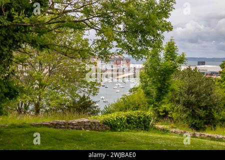 Douarnenez. Der Hafen von Rosmeur von der Plomarc'h. aus gesehen Finistère. Bretagne Stockfoto