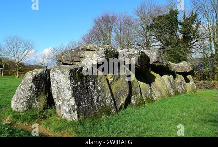 Mougau Bihan ein späteres neolithisches Passage Tomb, Allee Courverte, 3.000 v. Chr., in der Nähe des Dorfes Commana, Finistere, Bretagne Bretagne Bretagne, Frankreich Stockfoto