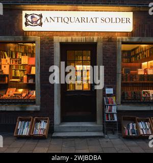 REKORDDATUM NICHT ANGEGEBEN Münster, Antiquariat Solder, Wilsberg, bekannter Drehort des Wilsberg-Krimis in der Stadt Münster, Deutschland, Europa. *** Münster, Second-Hand-Buchhandlung, Antiquariat, bekannter Drehort des Wilsberg-Krimi-Films in Münster, Deutschland, Europa. Nordrhein-Westfalen Deutschland, Westeuropa Stockfoto