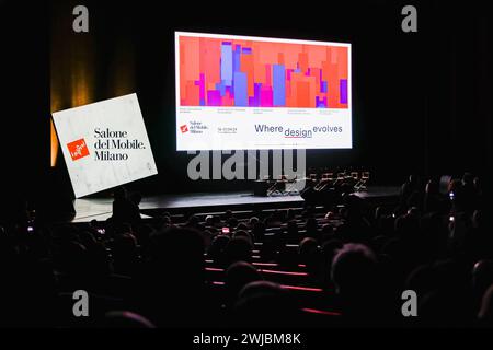 Mailand, Italien. Februar 2024. Eine Pressekonferenz für den Salone Del Mobile 2024 findet am 13. Februar 2024 im Piccolo Teatro Strehler in Mailand statt. (Foto: Alessandro Bremec/NurPhoto)0 Credit: NurPhoto SRL/Alamy Live News Stockfoto
