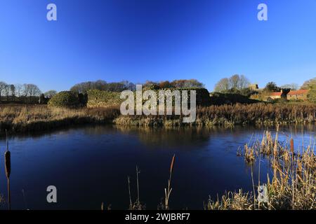 Herbstblick über Bolingbroke Castle, eine ruinöse sechseckige Burg im Dorf Bolingbroke, Lincolnshire, England, Großbritannien Stockfoto