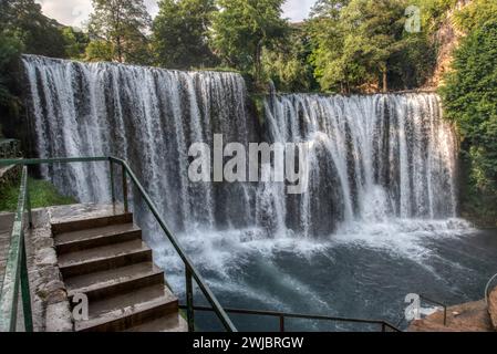 Jajce Stadt in Bosnien und Herzegowina, berühmt für die schönen Pliva Wasserfall Stockfoto