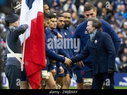 2024 6 Nations Championship - Schottland gegen Frankreich 10/02/2024 HRH die Prinzessin Royal wird in die französische Mannschaft eingeführt, während Schottland gegen Frankreich in der 2 Stockfoto