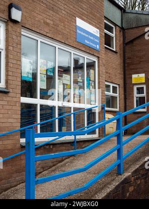 Ramsbottom Bury UK 10. Februar 2024. Ramsbottom NHS Health Centre Gebäude und Eingangsrampe. Stockfoto