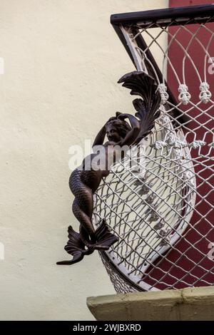 Gießen Sie eine Meerjungfrauenstatue in der alten Kolonialstadt Santo Domingo, Dominikanische Republik. Ein UNESCO-Weltkulturerbe in der Dominikanischen Republik. Stockfoto