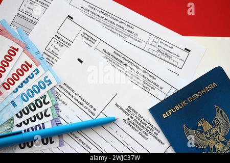Indonesische Steuerformulare 1721 a1 Einkommensteuereinbehaltung Art. 21 für Arbeitnehmer oder Empfänger von Renten, Altersvorsorge, Altersvorsorge und anderen Steuerpapieren Stockfoto
