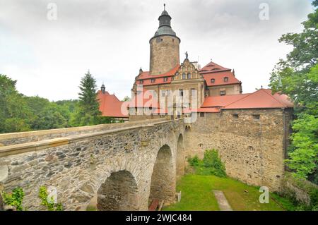 Burg Czocha (deutsch: Tzschocha) – eine Verteidigungsburg im Dorf Sucha in Polen Stockfoto