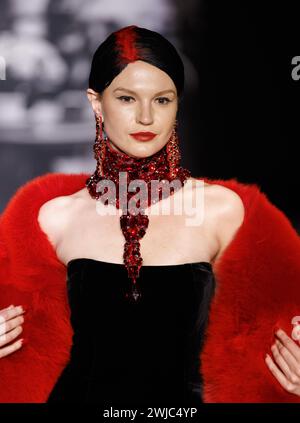 13. Februar 2024, New York, New York, USA: Model spaziert auf der Zang Toi FW '24 Fashion Show in der 1010 Park Avenue in New York. (Credit Image: © Photo Image Press via ZUMA Press Wire) NUR REDAKTIONELLE VERWENDUNG! Nicht für kommerzielle ZWECKE! Stockfoto