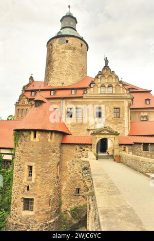 Burg Czocha (deutsch: Tzschocha) – eine Verteidigungsburg im Dorf Sucha in Polen Stockfoto