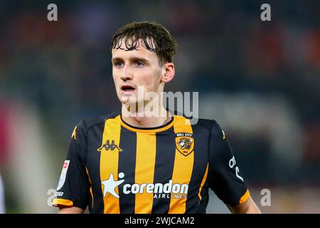 AESSEAL New York Stadium, Rotherham, England - 13. Februar 2024 Tyler Morton (15) von Hull City - während des Spiels Rotherham United gegen Hull City, Sky Bet Championship, 2023/24, AESSEAL New York Stadium, Rotherham, England - 13. Februar 2024 Credit: Arthur Haigh/WhiteRosePhotos/Alamy Live News Stockfoto