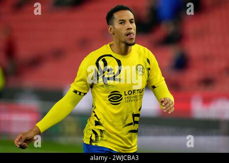 Isaac Hayden von QPR wärmt sich vor dem Sky Bet Championship Match Stoke City gegen Queens Park Rangers im Bet365 Stadium, Stoke-on-Trent, Großbritannien, 14. Februar 2024 (Foto: Steve Flynn/News Images) Stockfoto