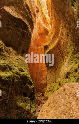 Die berühmte Karadach-Schlucht im Kaukasusgebirge in Dagestan Stockfoto