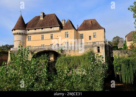 Das Renaissanceschloss Losse am Ufer des Flusses Vézère in Périgord Noir bei Montignac-Lascaux. Geschichte, Architektur, Erbe, Gärten, na Stockfoto