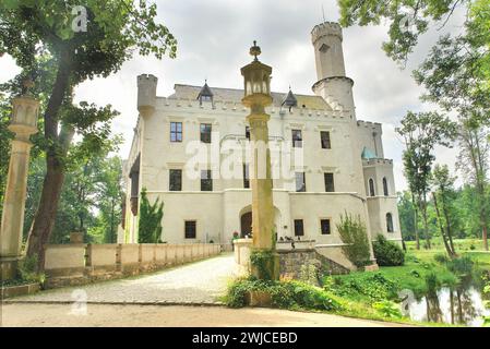 Schloss Karpniki (deutsch: Vischbach, Fischbach) - eine historische Burg im Dorf Karpniki, Polen Stockfoto