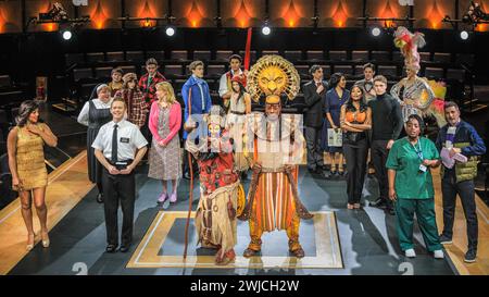 London, Großbritannien. Februar 2024. Die Stars des West End aus einigen der beliebtesten Shows und Musicals feiern die London Theatre Week im Soho Place. Die Initiative startet am 19. Februar um londontheatreweek.com Uhr und bietet Theaterfans die Möglichkeit, Shows in London mit Tickets ab 15, 25 oder 35 £ zu sehen. Quelle: Imageplotter/Alamy Live News Stockfoto