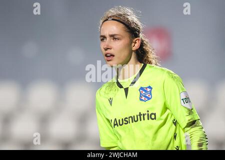 Amsterdam, Niederlande. Februar 2024. AMSTERDAM, 14.02.2024, de Toekomst, Azerion Eredivisie vrouwen, Ajax - Heerenveen (Frauen), Saison 2023/2024, während des Spiels Ajax - Heerenveen (Frauen), Heerenveen Torhüter Jasmijn Resink Credit: Pro Shots/Alamy Live News Stockfoto