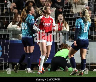 Dartford, Großbritannien. Februar 2024. Dartford, Kent, 14. Februar 2024: Torfeier für Alessia Russo (23 Arsenal) während des Continental Tyres League Cup Fußballspiels zwischen London City Lionesses und Arsenal im Princes Park in Dartford, England. (James Whitehead/SPP) Credit: SPP Sport Press Photo. /Alamy Live News Stockfoto
