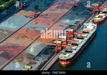 Luftaufnahme, Hansaport Beladung und Lagerung von Erz, Elbe, Hafen, Hamburg, Deutschland Stockfoto