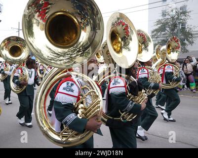 New Orleans, USA. Februar 2024. Die Mississippi Valley State University Marching Band tritt während der Zulu Parade auf St. Charles Avenue in New Orleans, Louisiana am Dienstag, den 13. Februar 2023. (Foto: Peter G. Forest/SipaUSA) Credit: SIPA USA/Alamy Live News Stockfoto