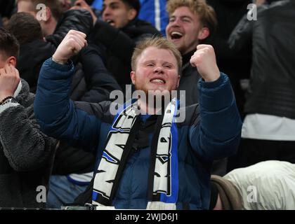 Kopenhagen, Dänemark. Februar 2024. Ein FC Kopenhagen Fan feiert beim UEFA Champions League Spiel in Telia Parken in Kopenhagen. Der Bildnachweis sollte lauten: Paul Terry/Sportimage Credit: Sportimage Ltd/Alamy Live News Stockfoto