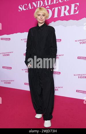 Paris, Frankreich. Februar 2024. Jessie Buckley nimmt am 14. Februar 2024 im Drugstore Publicis Cinema in Paris die Pariser Filmpremiere „Wicked Little Letters – Scandaleusement Votre“ auf. Foto: Nasser Berzane/ABACAPRESS.COM Credit: Abaca Press/Alamy Live News Stockfoto