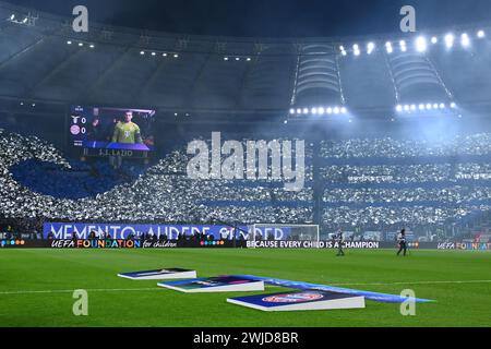 Rom, Italien. Februar 2023. Anhänger der SS Latium beim UEFA Champions League Spiel zwischen SS Latium und FC Bayern München am 14. Februar 2024 im Stadio Olimpico Rom Italien. Quelle: Nicola Ianuale/Alamy Live News Stockfoto