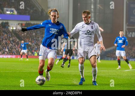 Glasgow, Großbritannien. Februar 2024. Rangers FC spielt Ross County im Ibrox Stadium, Glasgow, Schottland, in einem neu arrangierten Spiel, das am 27. Dezember 2023 wegen Schnee verschoben wurde. Die Rangers liegen derzeit 3 Punkte hinter dem Celtic FC, der an der Spitze der Scottish League steht, und ein Sieg der Rangers mit 3 oder mehr Toren würde sie auf den ersten Platz bringen. Quelle: Findlay/Alamy Live News Stockfoto