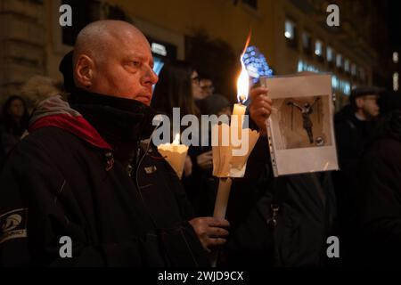 Rom, Italien. Februar 2024. Fackelprozession in Rom um die Veröffentlichung von Ilaria Salis (Foto: Matteo Nardone/Pacific Press) Credit: Pacific Press Media Production Corp./Alamy Live News Stockfoto