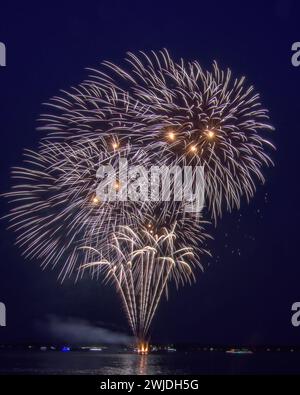 Feuerwerk am Canada Day entlang der St. Lawrence River Stockfoto