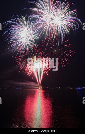 Feuerwerk am Canada Day entlang der St. Lawrence River Stockfoto