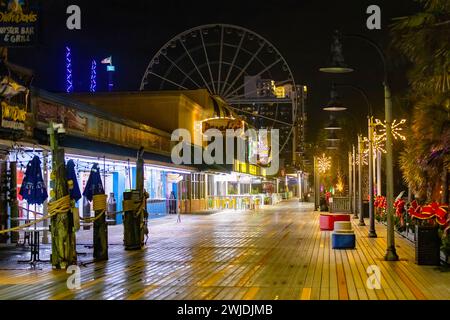 Myrtle Beach, SC, USA - 26.12.2023: Wunderschöner Blick auf Myrtle Beach und Ferris Wheel Attraction Park Stockfoto