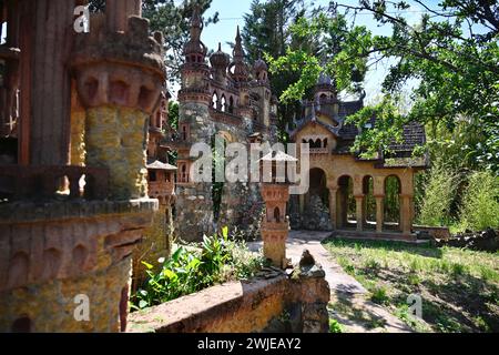 Civrieux-d'Azergues (Zentralfrankreich): Le Jardin de nous deux ist ein Beispiel für Outsider-Kunst Stockfoto