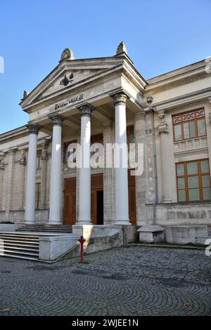 Eintritt zum Archäologiemuseum in Istanbul, antike Exponate antiker Reiche, die das Gebiet der heutigen Türkei bewohnen Stockfoto