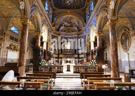 ZENTRALES SCHIFF DER BASILIKA SANTA MARIA IN DER VIA LATA Stockfoto