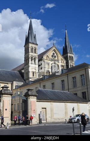 Reims (Nordostfrankreich): Kunstmuseum „musée Saint-Remi“ und Basilika Saint-Remi im Bezirk Saint-Remi. Das Gebäude ist als registriert Stockfoto