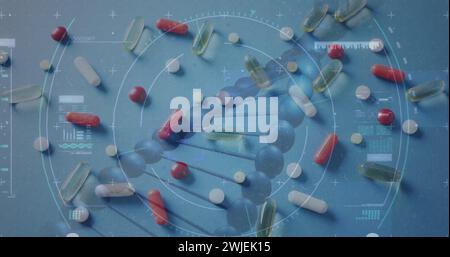 Bild der Datenverarbeitung und dna-Strang über Pillen Stockfoto