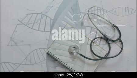Abbildung chemischer Strukturen und dna-Stränge über Notizbuch und Stethoskop Stockfoto