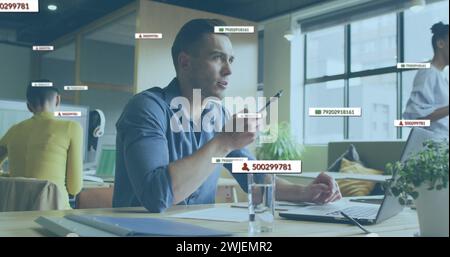 Bild von Mediensymbolen über verschiedenen Geschäftsleuten im Büro Stockfoto