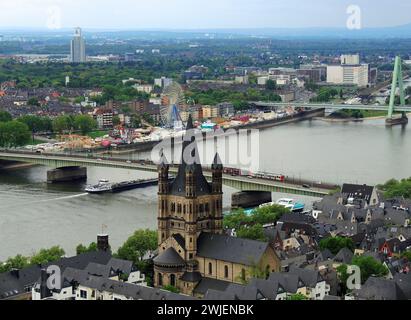 Panoramablick auf köln, deutschland von der Spitze des kölner Domturms Stockfoto