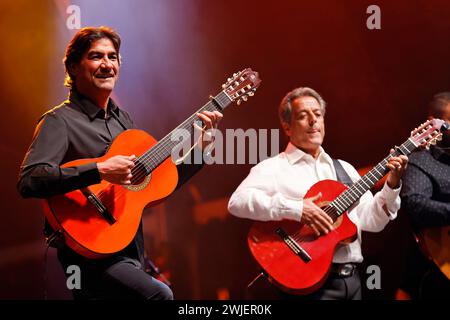 Chico et les Gypsies in einem Konzert beim Rock'n Horses Festival in Courlans (Zentralfrankreich) am 4. August 2023 Stockfoto